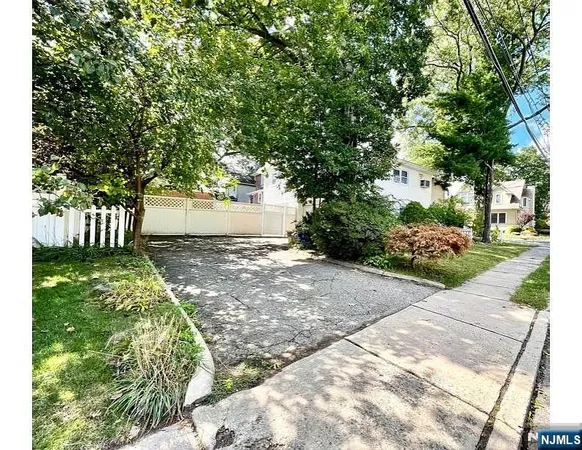 $4,900 | 1038 Kingsland Lane, Fort Lee, NJ 07024
