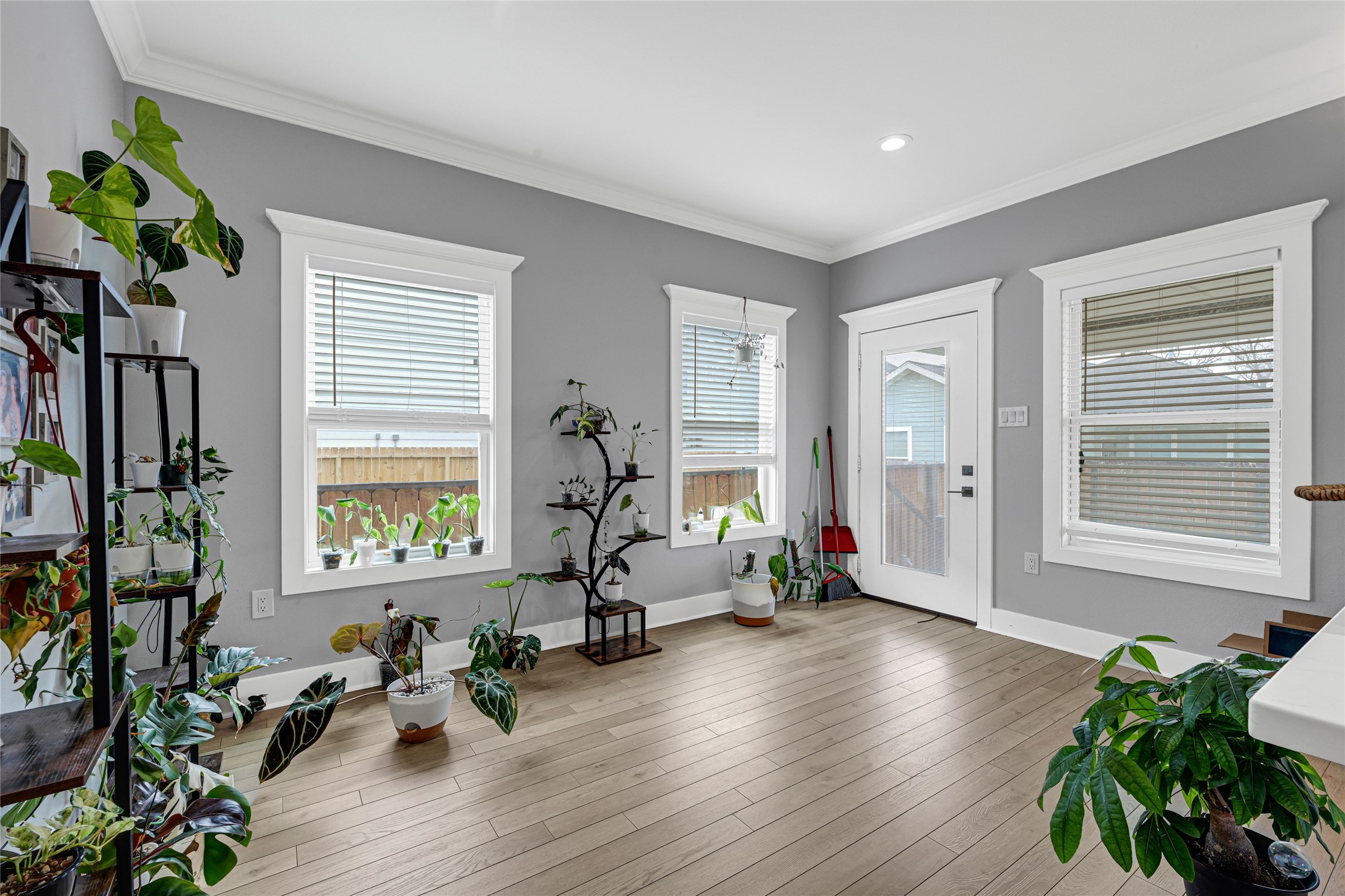 3513 Omega Street Houston, TX 77022 - Photo 12 of 32