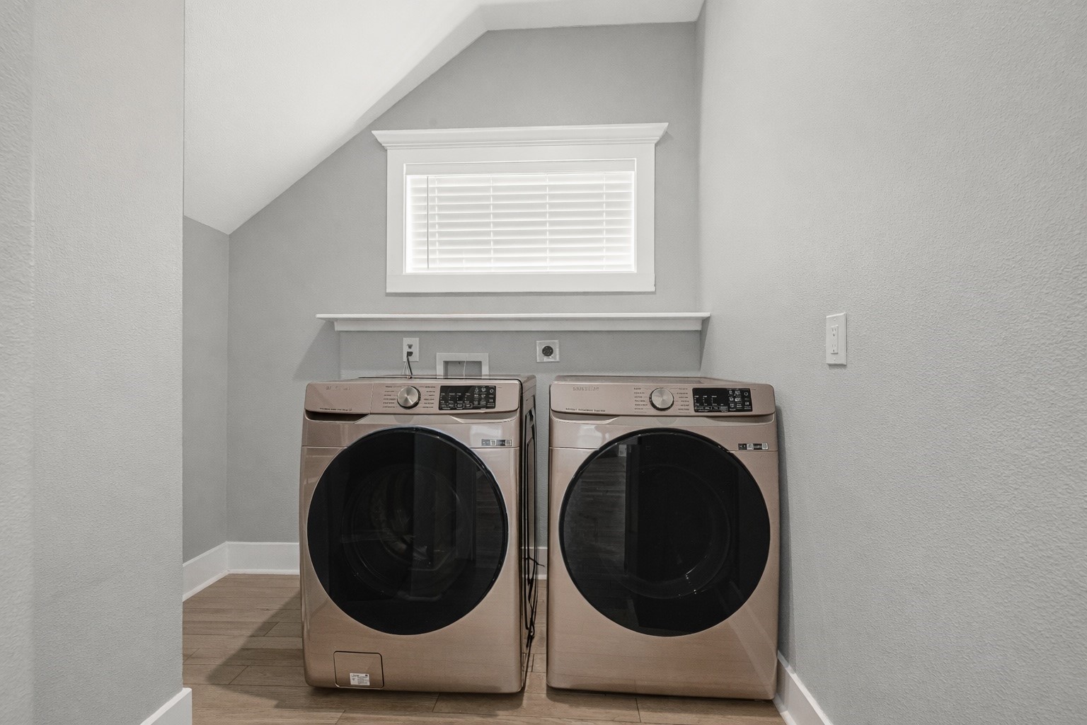 3513 Omega Street Houston, TX 77022 - Photo 14 of 32