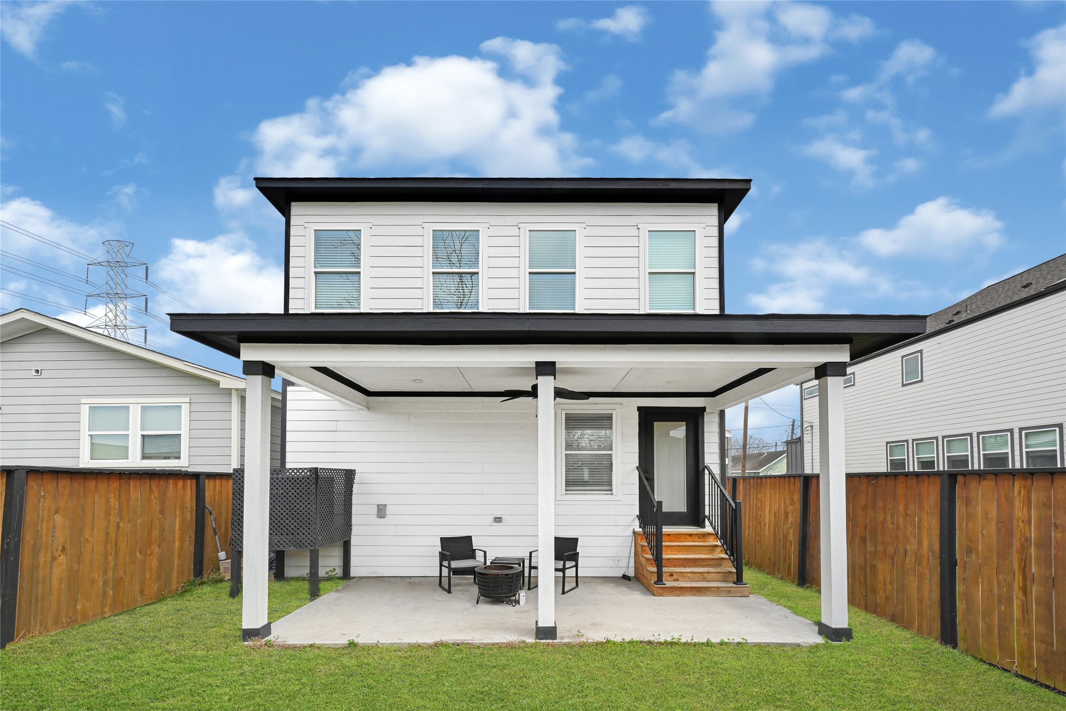 3513 Omega Street Houston, TX 77022 - Photo 23 of 32