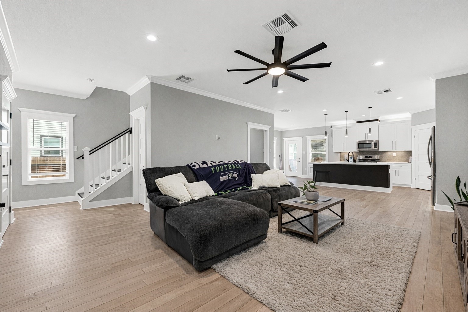 3513 Omega Street Houston, TX 77022 - Photo 6 of 32 Open concept living space