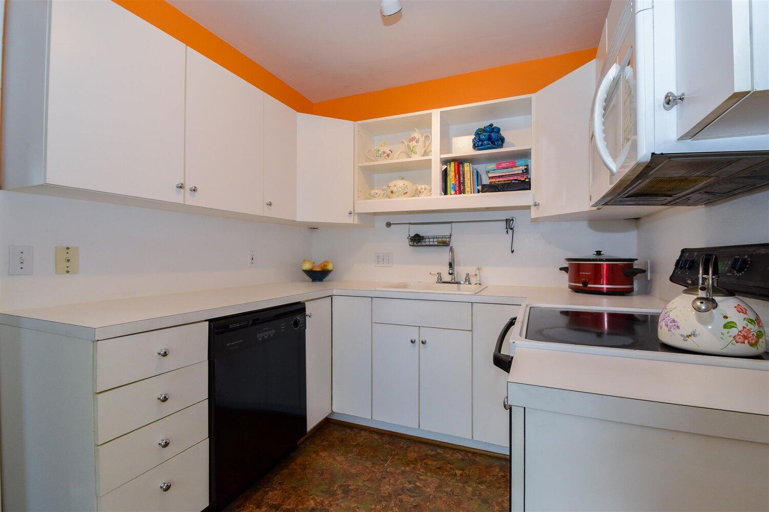 1816 Sheffield Road Southwest Roanoke, VA 24015 - Photo 6 of 26 05-1816 Sheffield-5