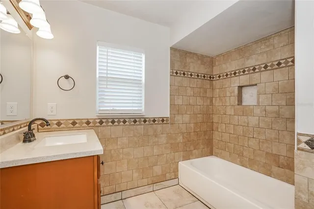 $1,945 | 301 Farmbrook Road, Port Orange, FL 32127