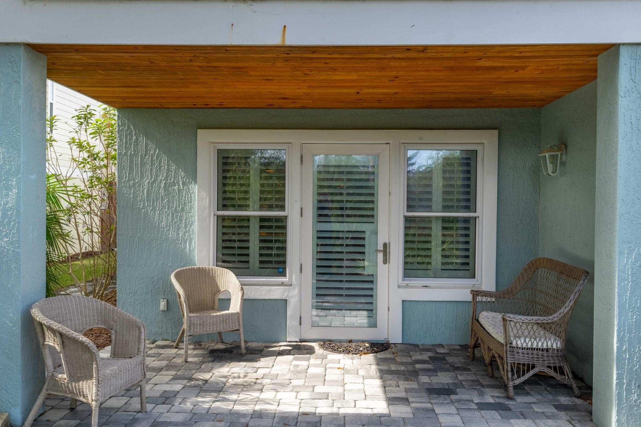 103 Sunset Circle South St. Augustine, FL 32080 - Photo 49 of 55 a living room with furniture and a window