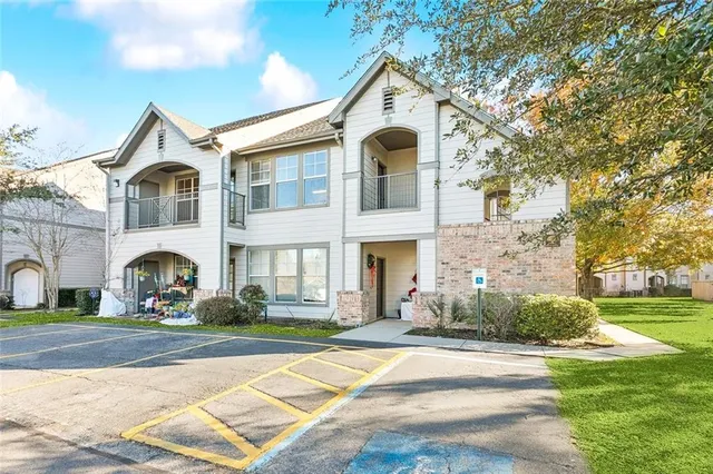 $130,000 | 350 Emerald Forest Boulevard, Unit 2204, Covington, LA 70433