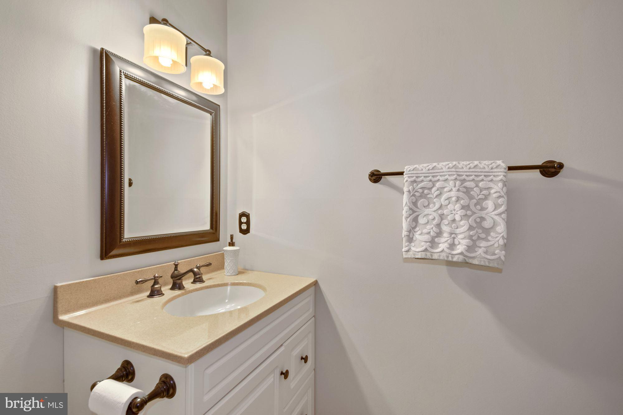 112 Alexandria Way Basking Ridge, NJ 07920 - Photo 23 of 28 Hall Bath