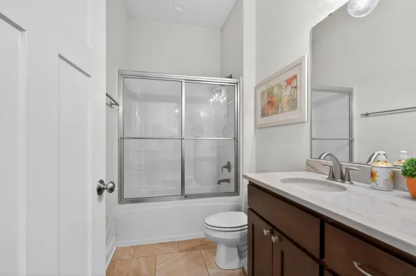 $559,900 | 235 Farmstead Drive East, Slinger, WI 53086