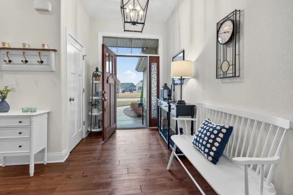 $559,900 | 235 Farmstead Drive East, Slinger, WI 53086