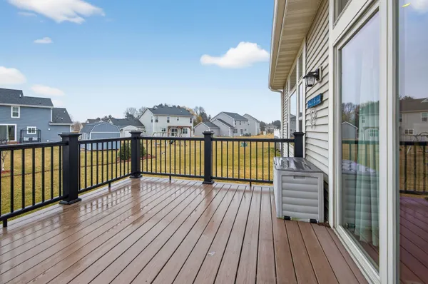 $559,900 | 235 Farmstead Drive East, Slinger, WI 53086