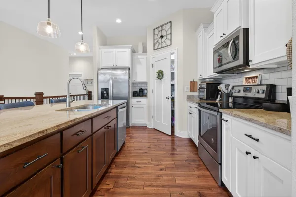 $559,900 | 235 Farmstead Drive East, Slinger, WI 53086