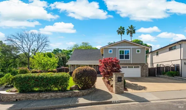 $915,000 | 104 Westwood Street, Vacaville, CA 95688