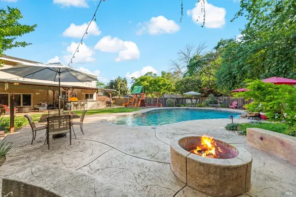 $915,000 | 104 Westwood Street, Vacaville, CA 95688