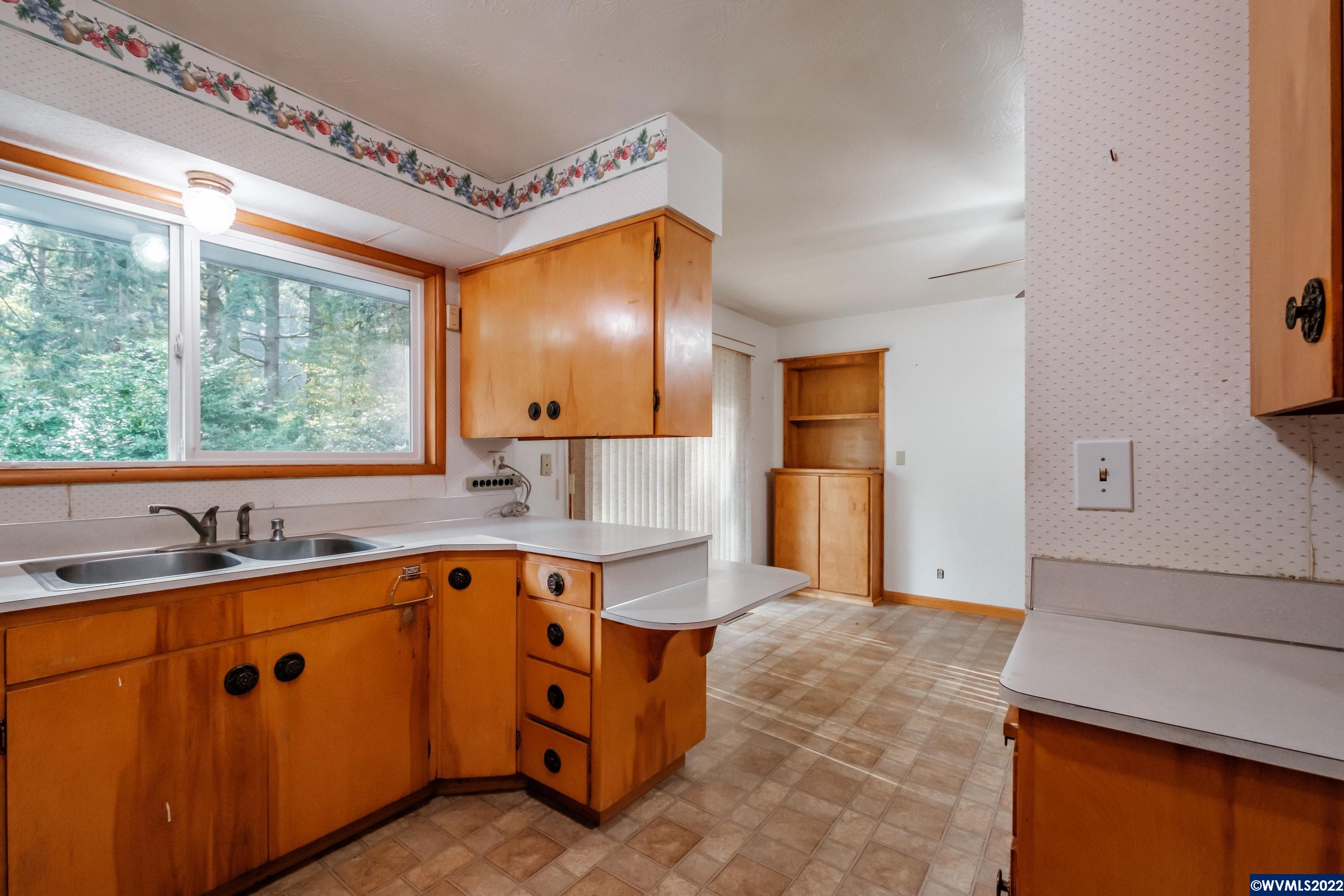 6692 Macleay Road Southeast Salem, OR 97317 - Photo 9 of 42 Gallery Image 9