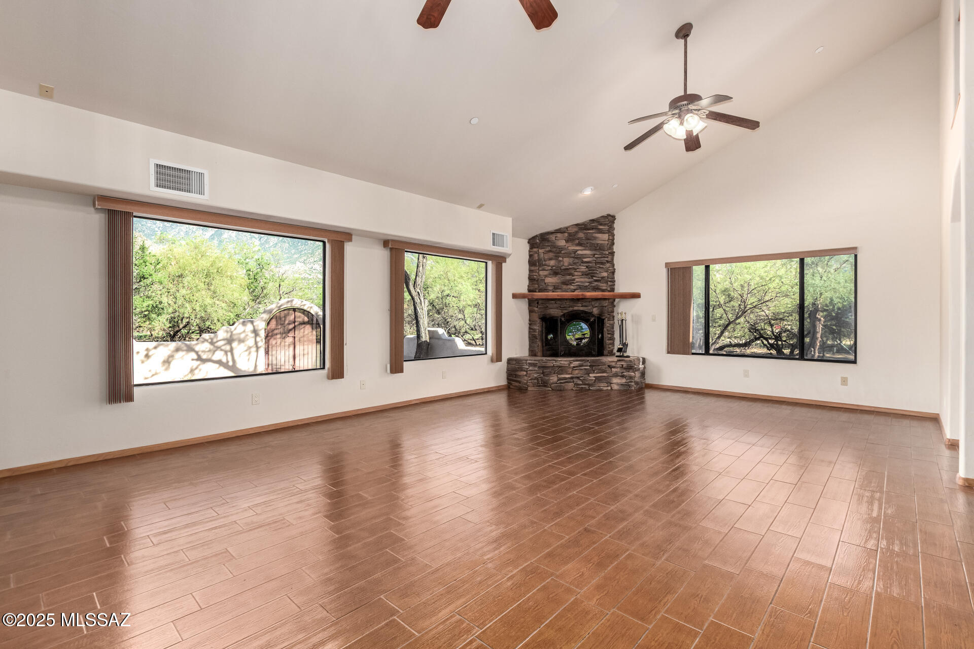 5100 East Golder Ranch Drive Tucson, AZ 85739 - Photo 14 of 47 Living Room