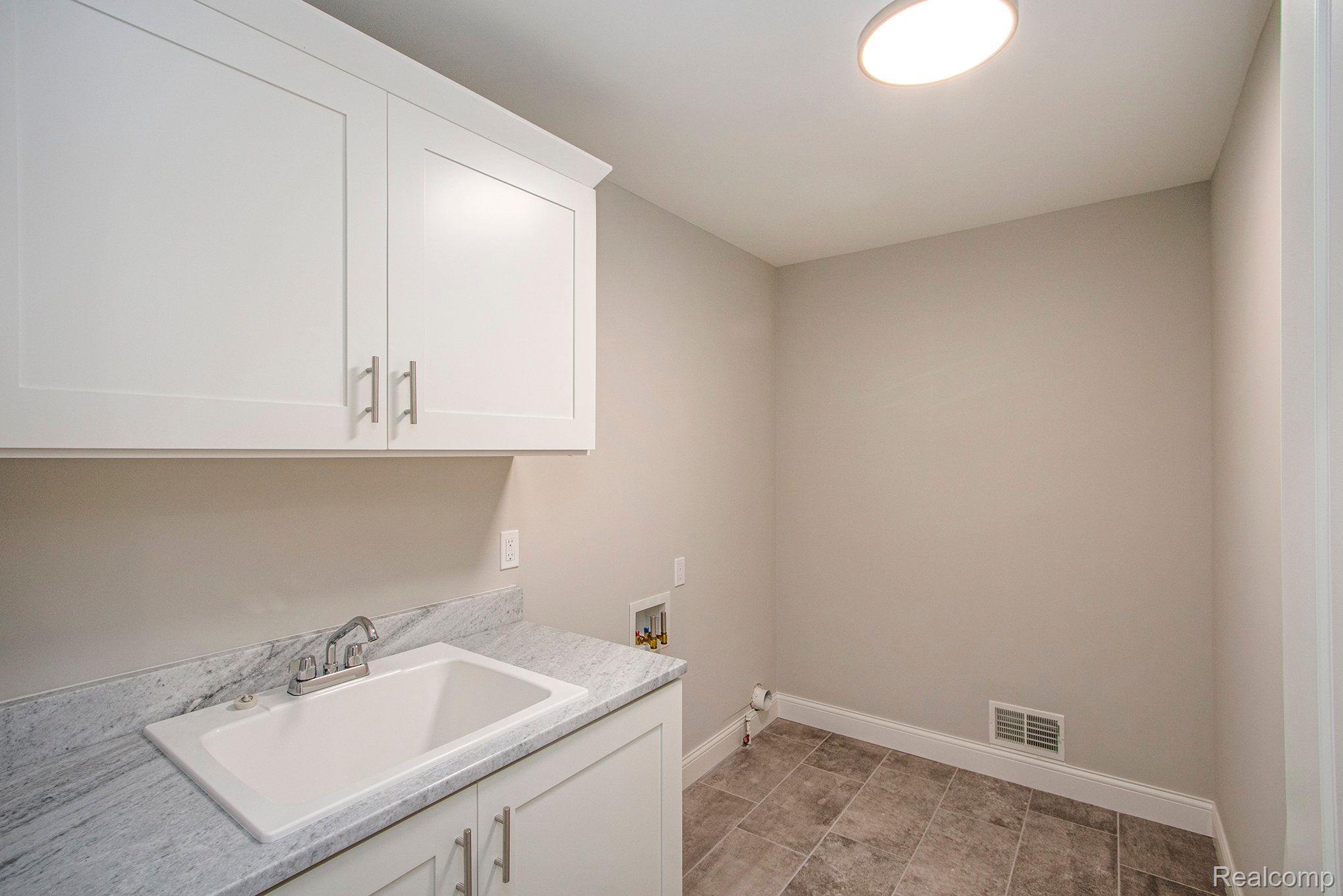 2919 Basil Drive Rochester, MI 48309 - Photo 32 of 49 Gallery Image 32