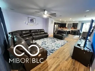 $2,200 | 315 Dietz Drive, Greenwood, IN 46143