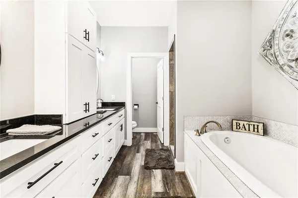 $1,100,000 | 7196 South County Road 458, Normangee, TX 77871