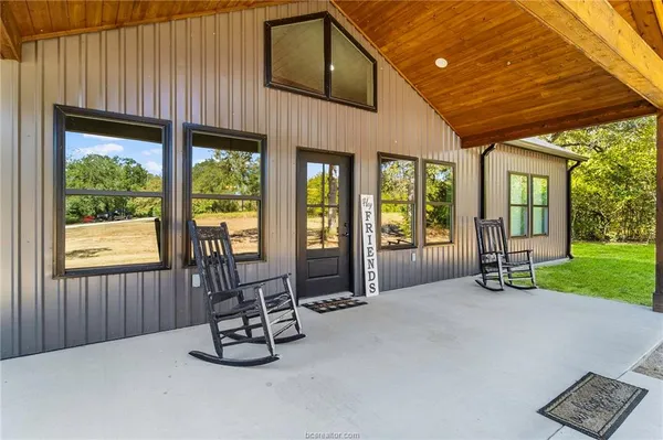 $1,100,000 | 7196 South County Road 458, Normangee, TX 77871