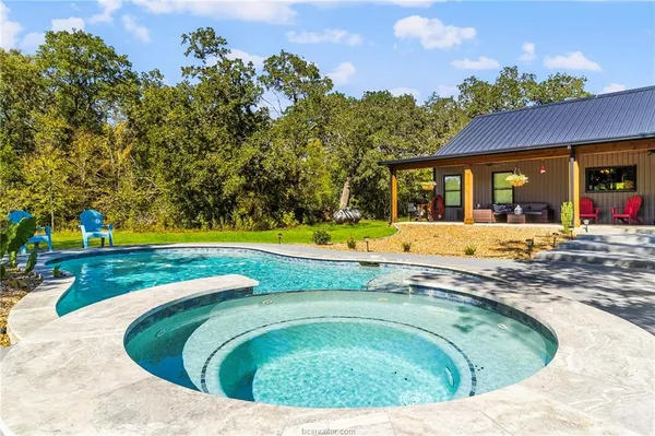 $1,100,000 | 7196 South County Road 458, Normangee, TX 77871