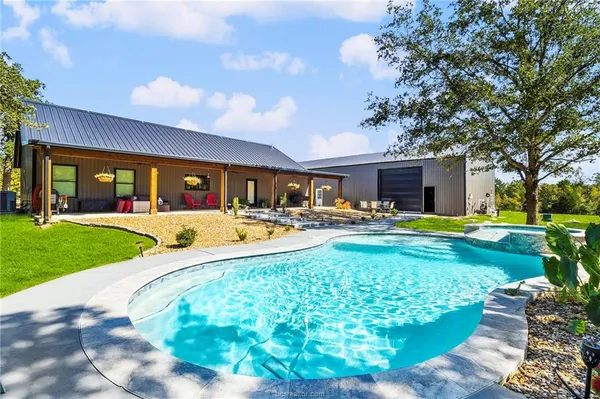 $1,100,000 | 7196 South County Road 458, Normangee, TX 77871