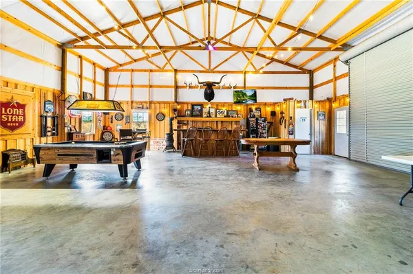 $1,100,000 | 7196 South County Road 458, Normangee, TX 77871