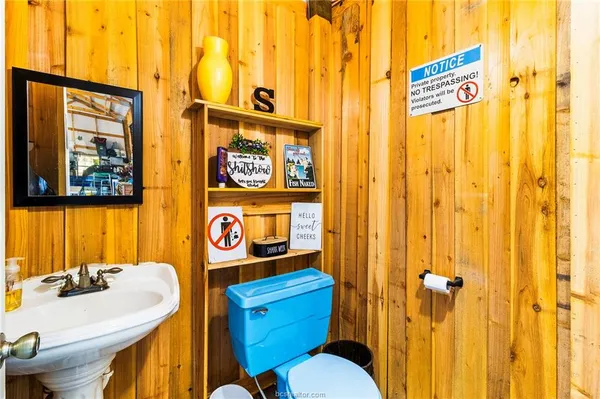 $1,100,000 | 7196 South County Road 458, Normangee, TX 77871