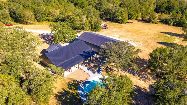 $1,100,000 | 7196 South County Road 458, Normangee, TX 77871