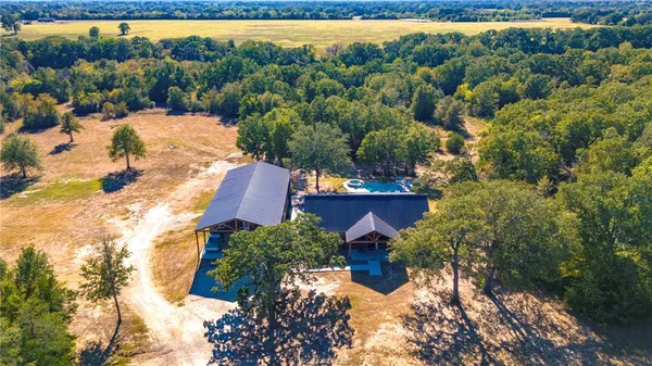 $1,100,000 | 7196 South County Road 458, Normangee, TX 77871