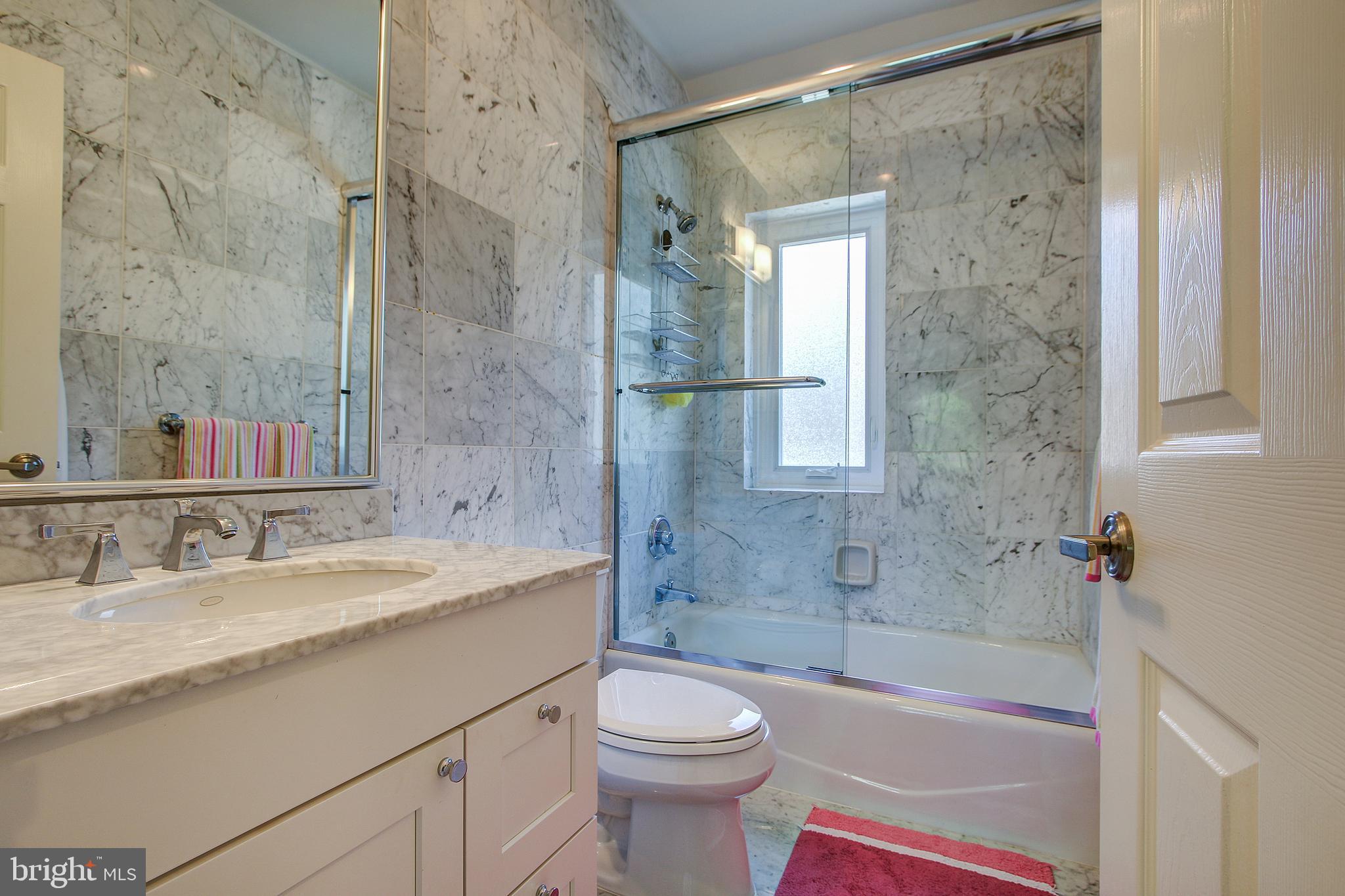 7211 Fairfax Road Bethesda, MD 20814 - Photo 22 of 39 Upper Level Hall Bath