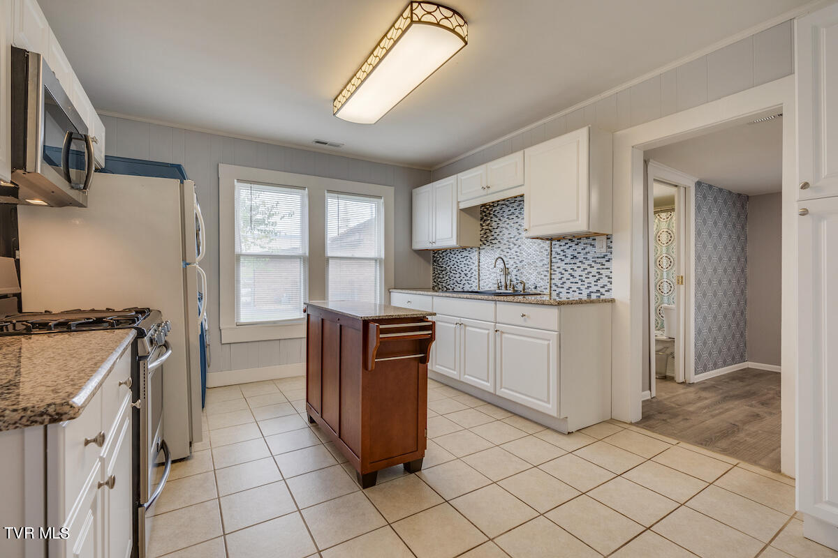 804 Jonesborough Road Erwin, TN 37650 - Photo 7 of 25 804 Jonesborough Rd