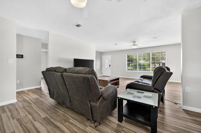 $430,000 | 614 Merioneth Drive Northeast, Fort Walton Beach, FL 32547