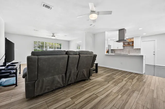 $430,000 | 614 Merioneth Drive Northeast, Fort Walton Beach, FL 32547