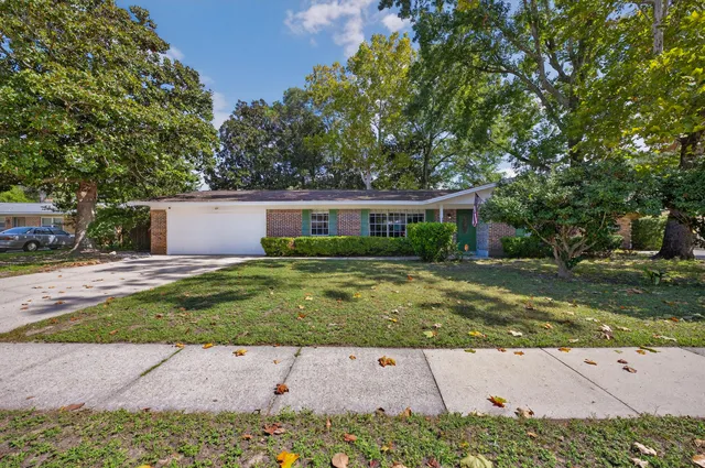 $430,000 | 614 Merioneth Drive Northeast, Fort Walton Beach, FL 32547