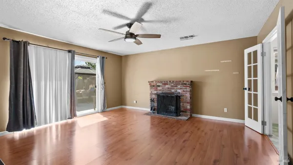 $450,000 | 535 Amesbury Drive, Dixon, CA 95620