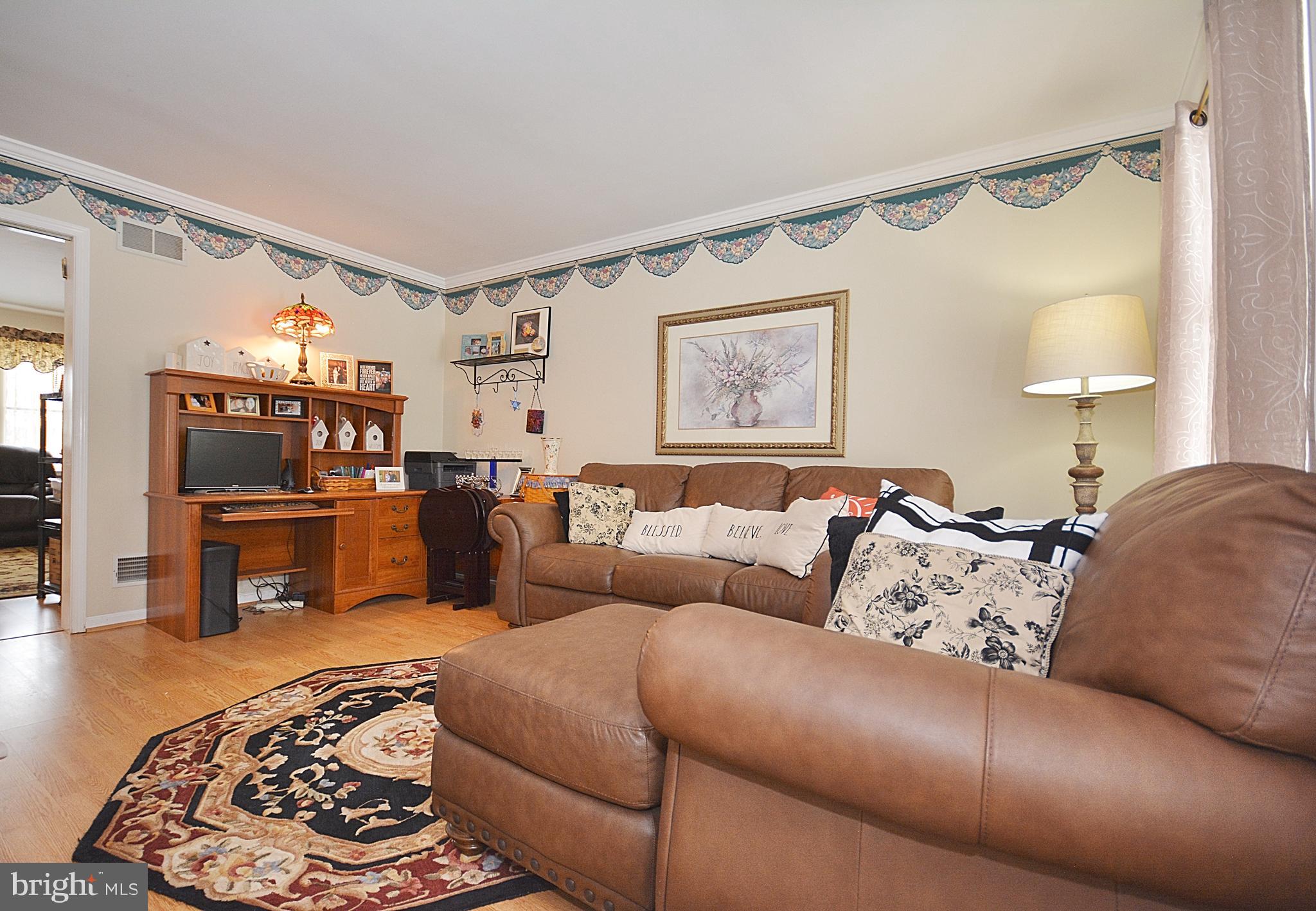4612 Greenfield Road Bethlehem, PA 18017 - Photo 8 of 44 LIVING ROOM