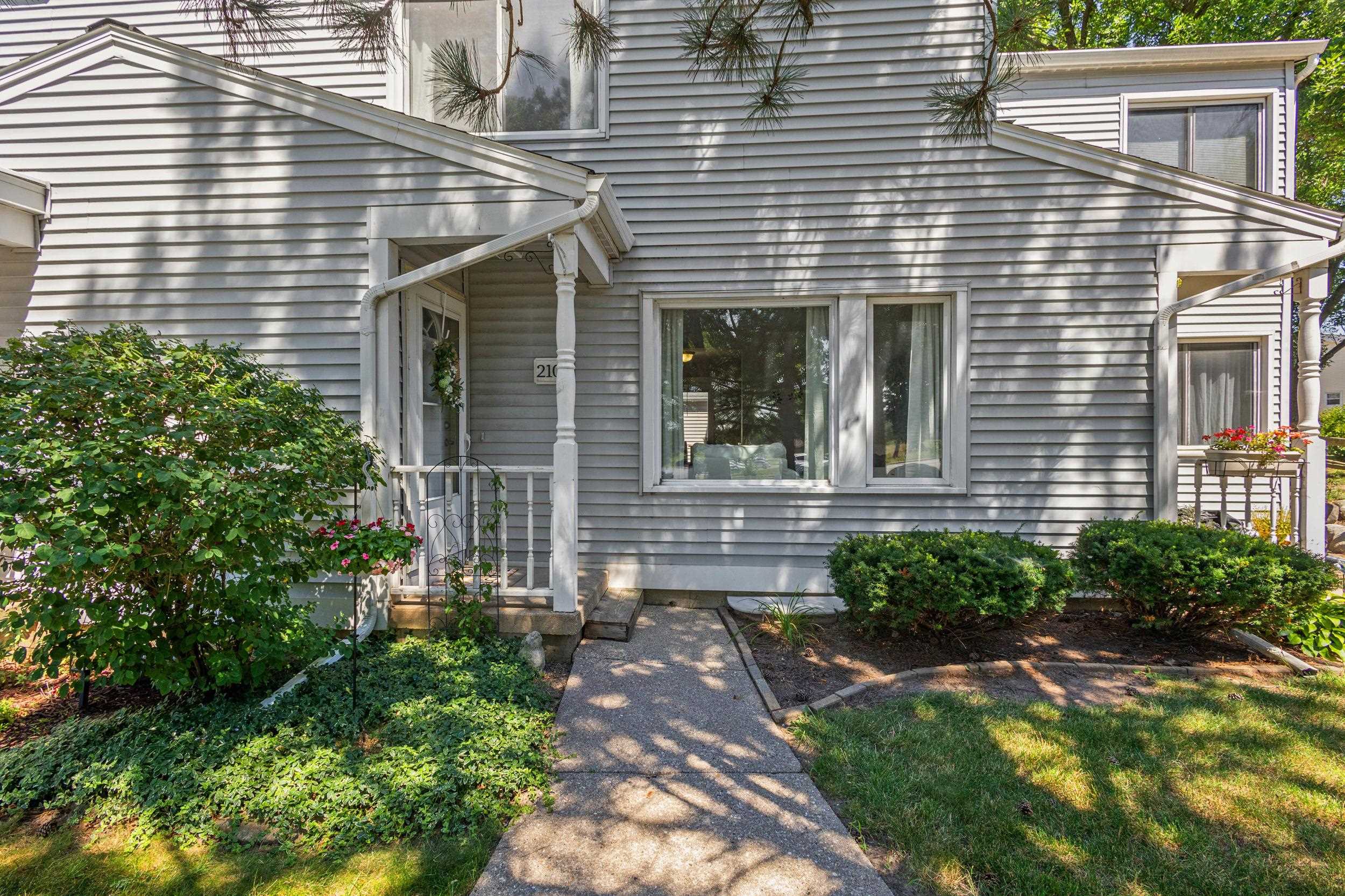 2104 Post Madison, WI 53713 - Photo 4 of 41