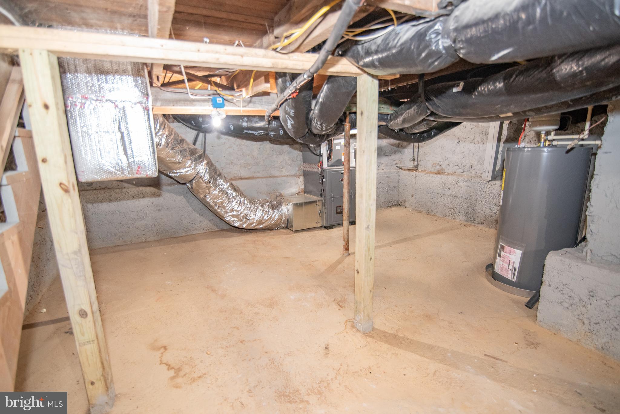 2900 Scherer Avenue Baltimore, MD 21234 - Photo 23 of 37 a view of a room with wooden floor