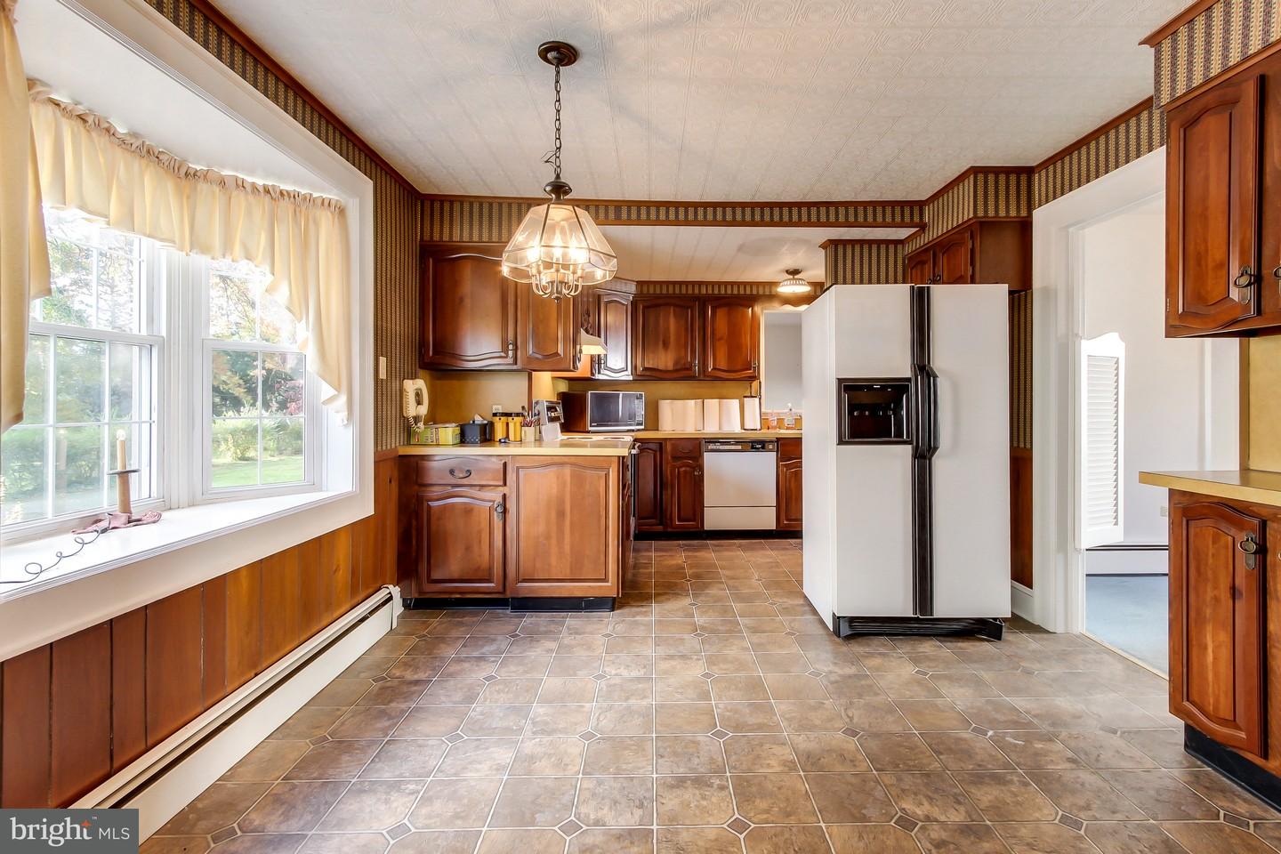 449 Hillcrest Road York, PA 17403 - Photo 7 of 27