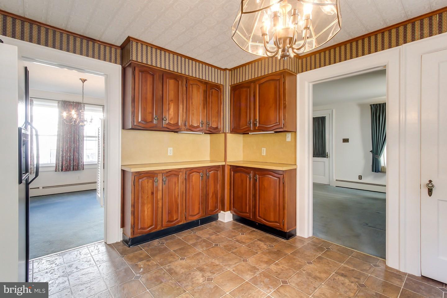 449 Hillcrest Road York, PA 17403 - Photo 8 of 27