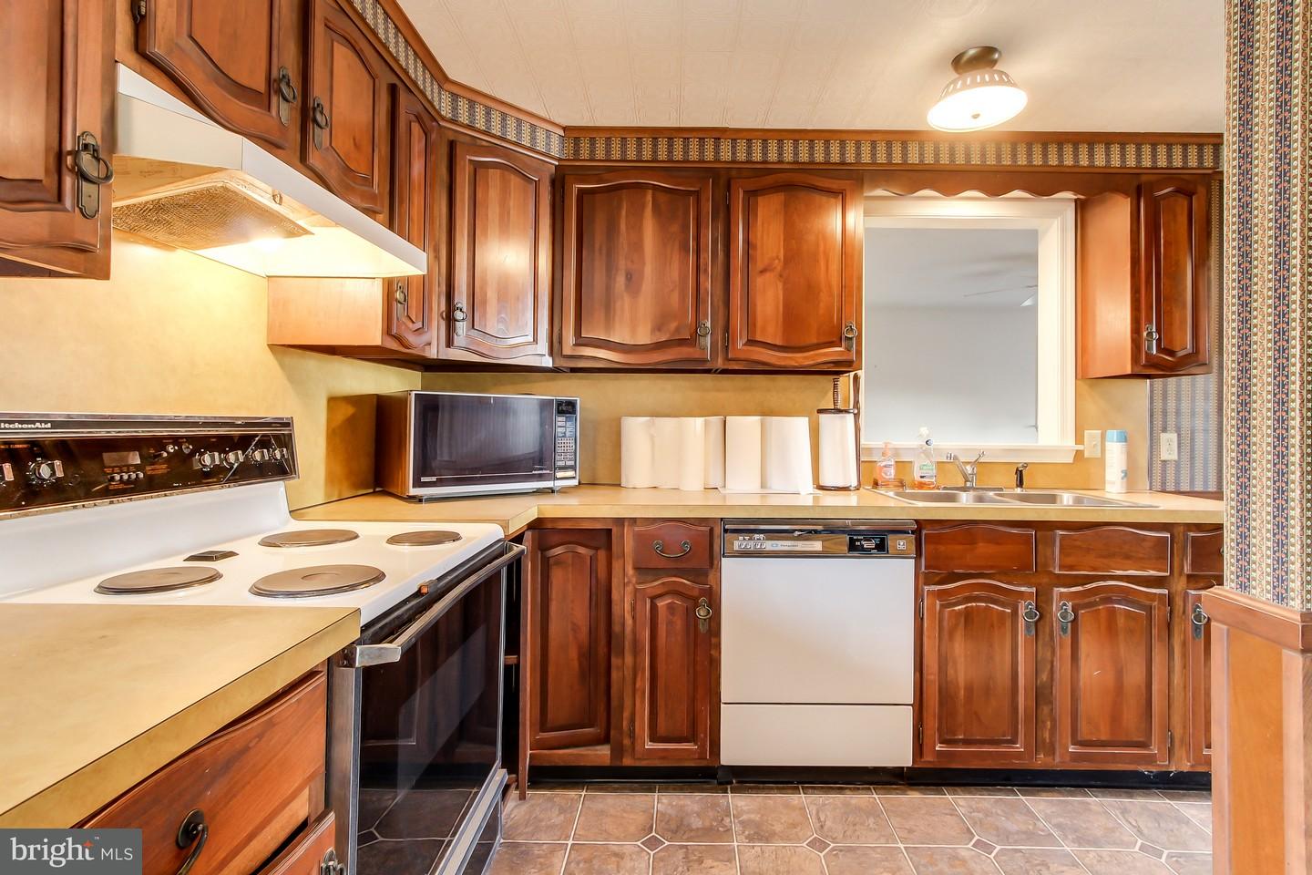 449 Hillcrest Road York, PA 17403 - Photo 9 of 27