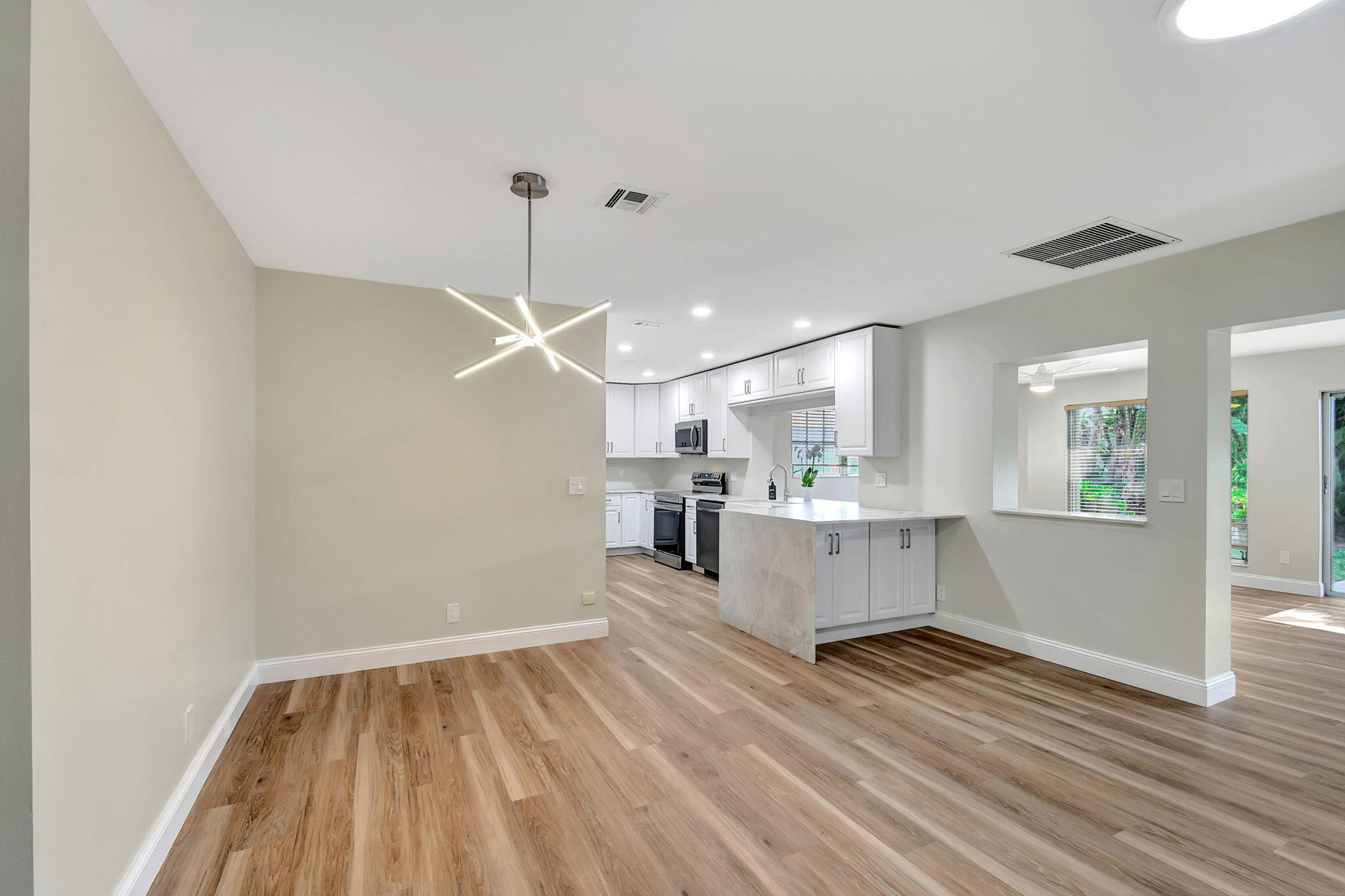538 Forestview Drive Atlantis, FL 33462 - Photo 13 of 60 Dining Room