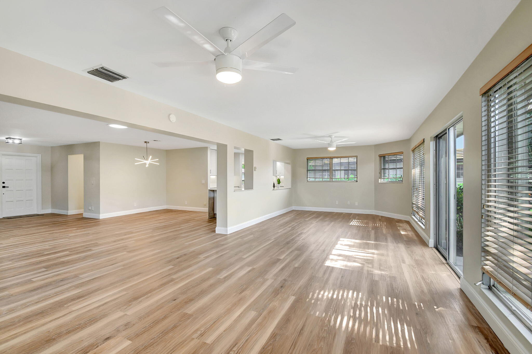 538 Forestview Drive Atlantis, FL 33462 - Photo 22 of 60 Sunroom-living