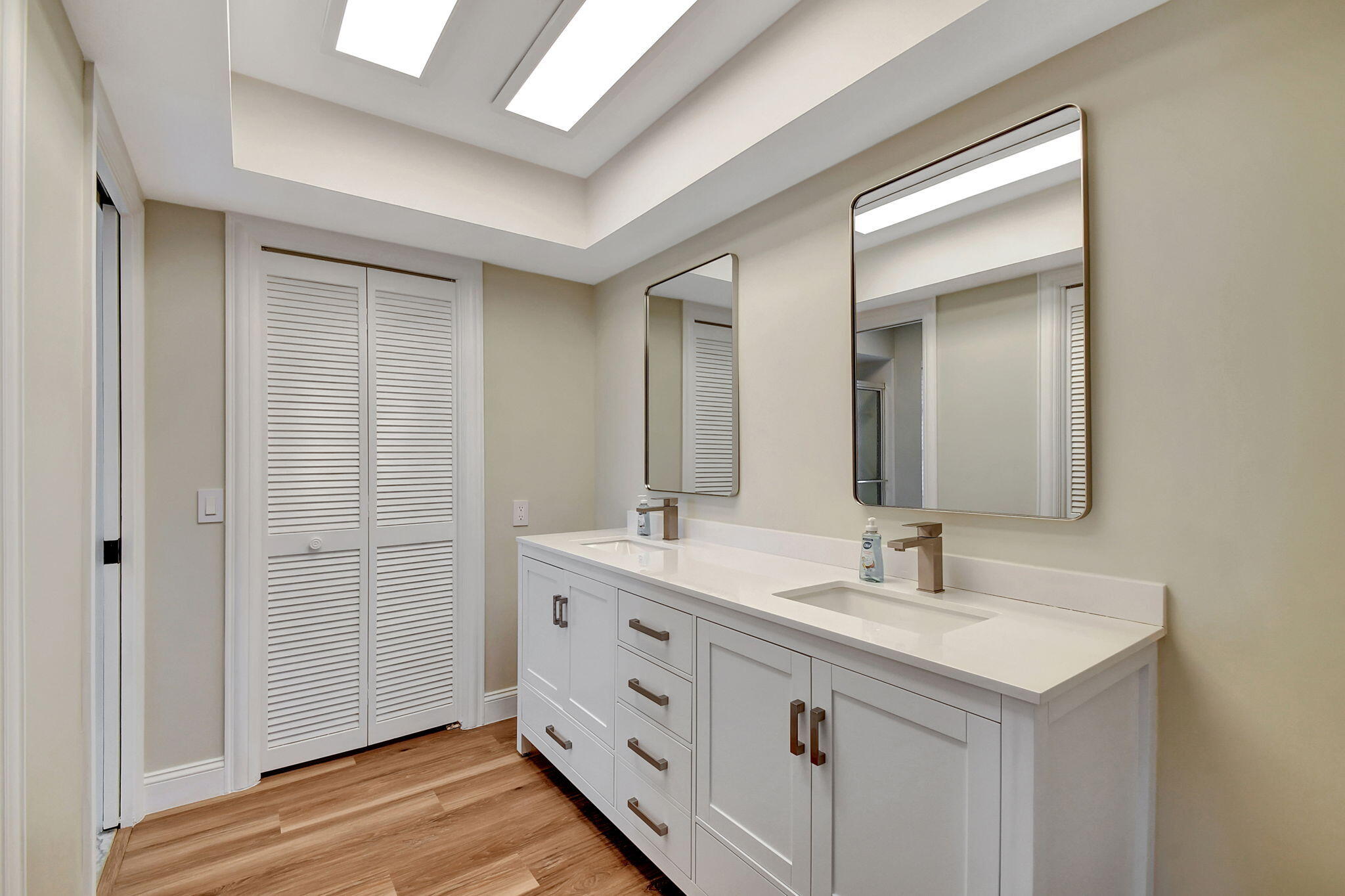 538 Forestview Drive Atlantis, FL 33462 - Photo 28 of 60 Primary Bath