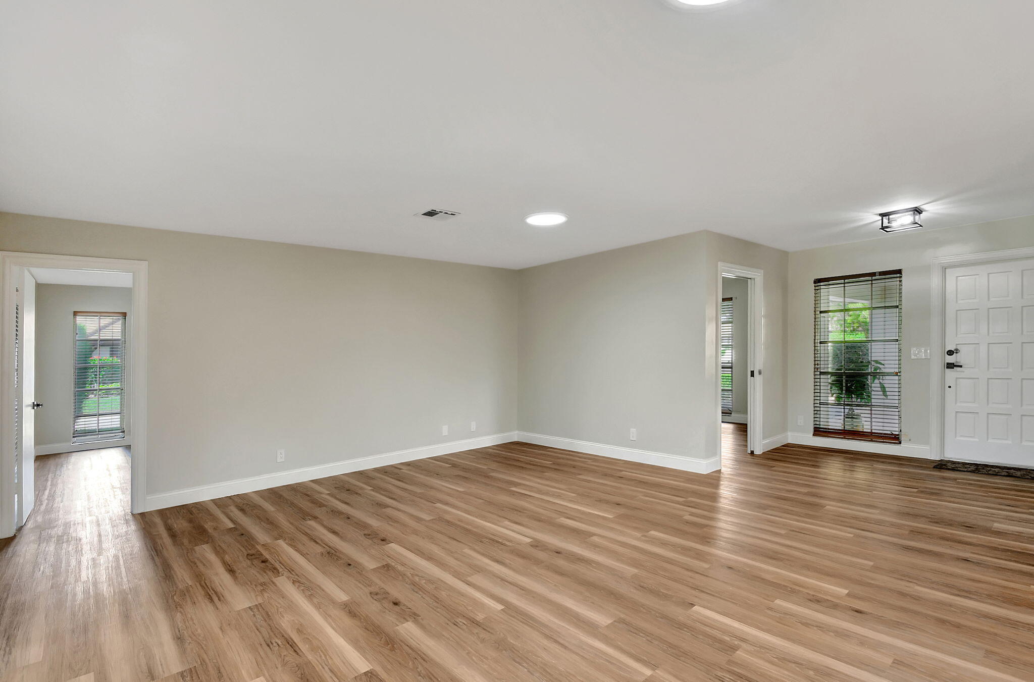 538 Forestview Drive Atlantis, FL 33462 - Photo 10 of 60 Family Room