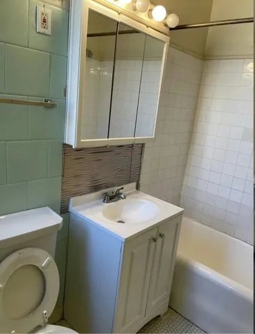 $1,200 | 3320 West 67th Street, Unit 3N, Chicago, IL 60629