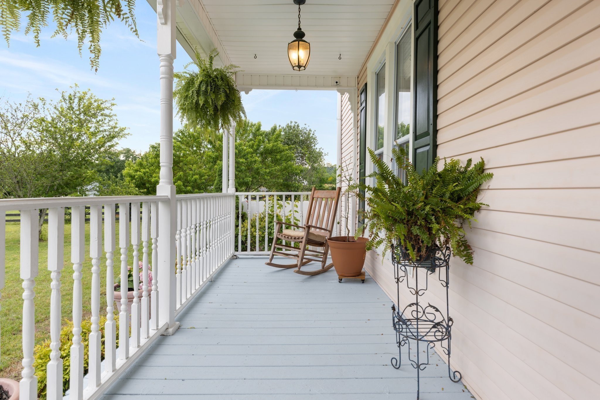 3310 Booker Ridge Road Mount Pleasant, TN 38474 - Photo 4 of 40 a porch with seating space