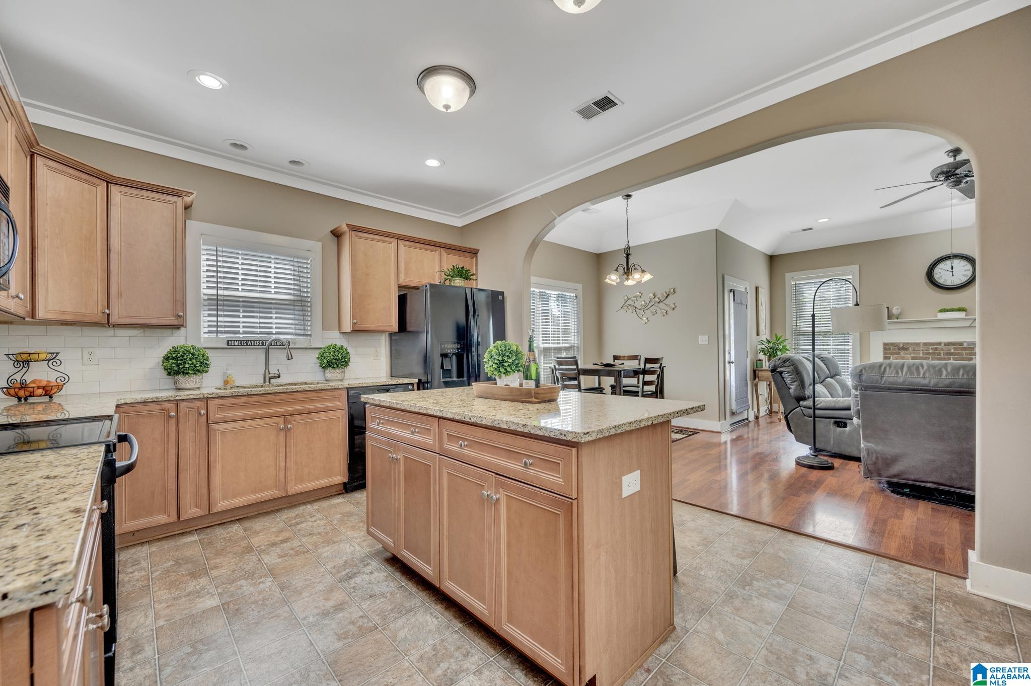 243 Nottingham Drive Calera, AL 35040 - Photo 12 of 34