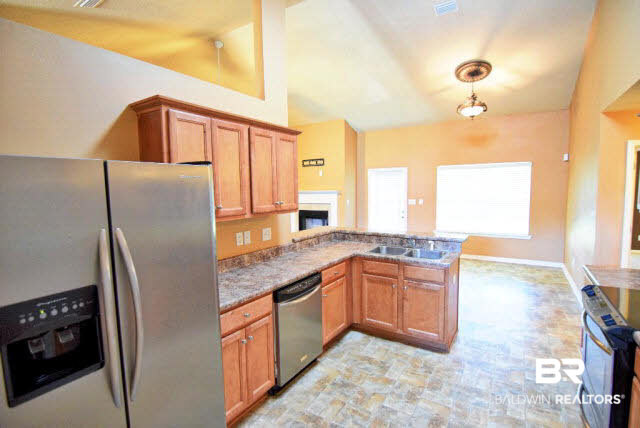 10690 Rigby Drive Mobile, AL 36695 - Photo 8 of 33 Stainless Steel Appliances