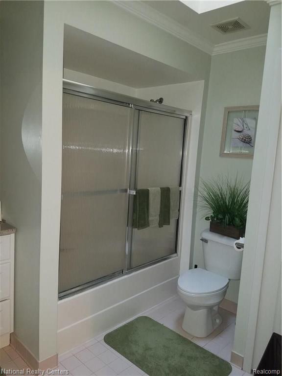 253 Oak Ridge Drive, Unit 44 Pontiac, MI 48341 - Photo 20 of 38