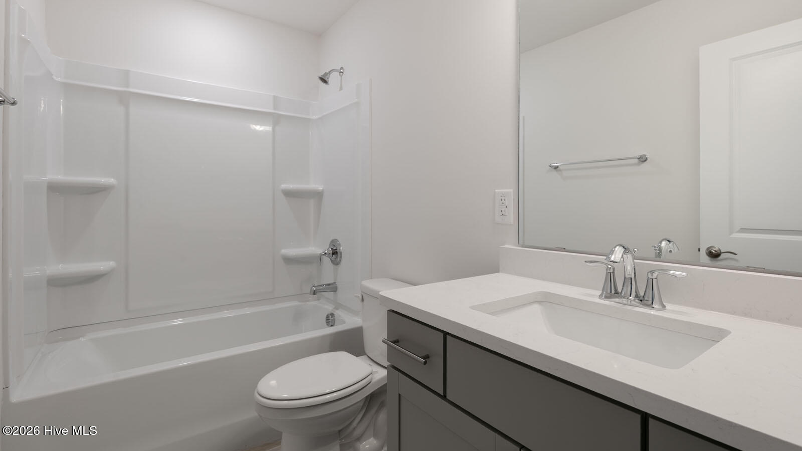 812 Fernwind Circle Aberdeen, NC 28315 - Photo 22 of 29 Bathroom